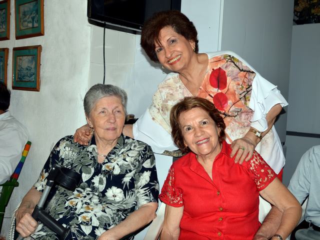 Marieta Cucalón, Mabel Bernal y Gloria de Rojas.